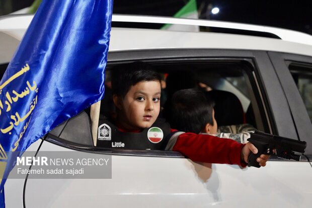 شب پنجاه و هفتم مقاومت ملی مردم کرمان در خیابان ها