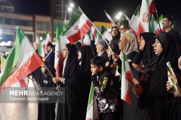 شب پنجاه و هفتم مقاومت ملی مردم کرمان در خیابان ها