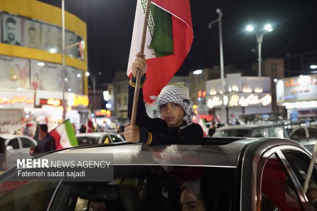 شب پنجاه و هفتم مقاومت ملی مردم کرمان در خیابان ها