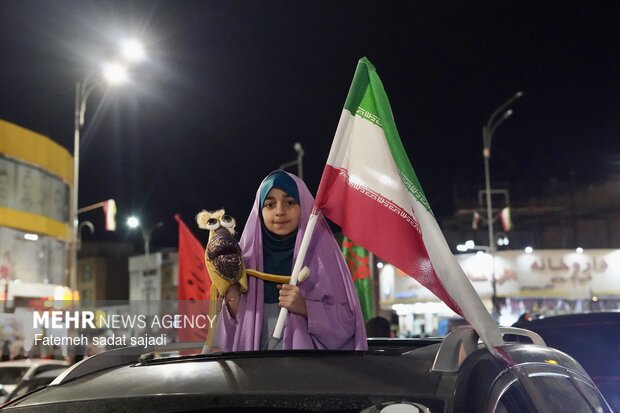 شب پنجاه و هفتم مقاومت ملی مردم کرمان در خیابان ها