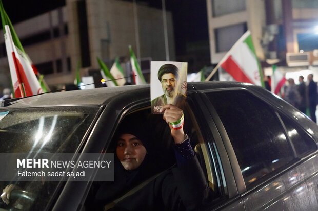 شب پنجاه و هفتم مقاومت ملی مردم کرمان در خیابان ها