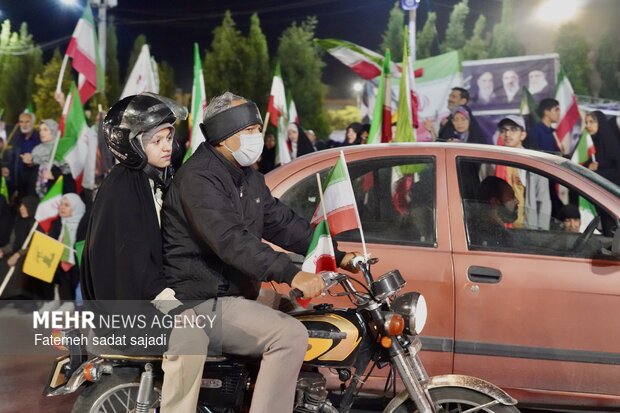 شب پنجاه و هفتم مقاومت ملی مردم کرمان در خیابان ها