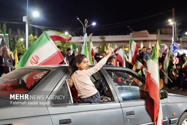 شب پنجاه و هفتم مقاومت ملی مردم کرمان در خیابان ها