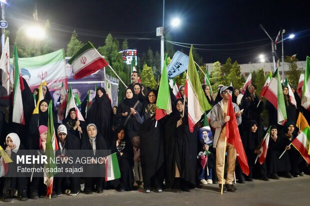 شب پنجاه و هفتم مقاومت ملی مردم کرمان در خیابان ها