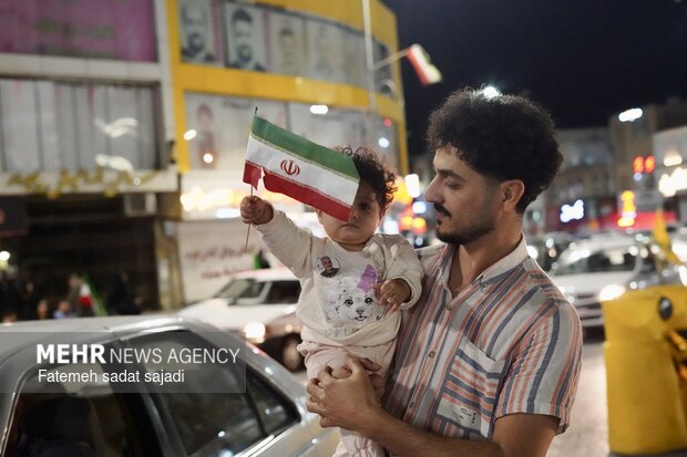 شب پنجاه و هفتم مقاومت ملی مردم کرمان در خیابان ها