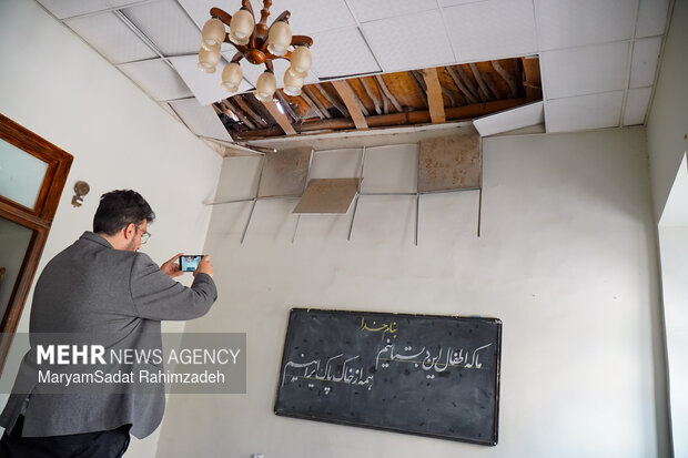 خسارت حمله دشمن به موزه تاریخ آموزش و پرورش فارس