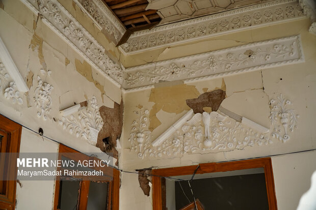 خسارت حمله دشمن به موزه تاریخ آموزش و پرورش فارس