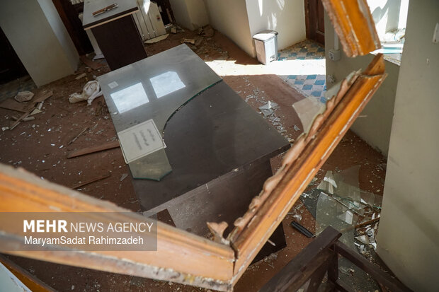 خسارت حمله دشمن به موزه تاریخ آموزش و پرورش فارس