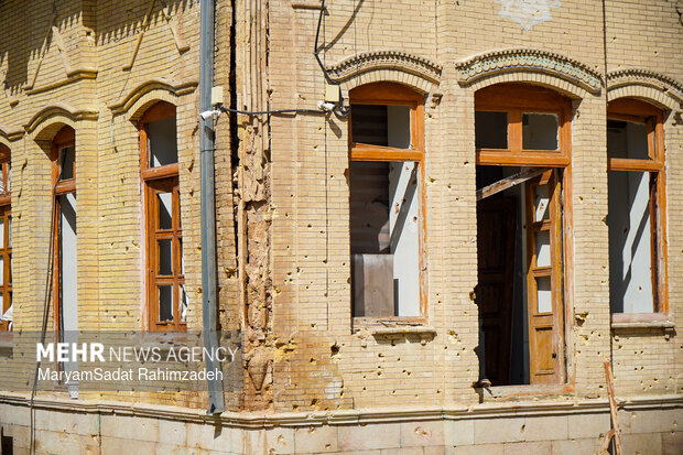 خسارت حمله دشمن به موزه تاریخ آموزش و پرورش فارس