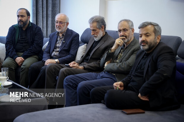 اول خانواده شهدا، دیدار با خانواده شهیدان میر