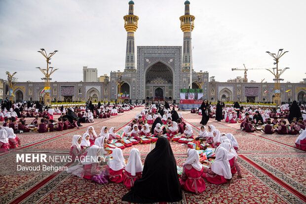 اجتماع ۱۲هزار قرآن آموز در حرم امام رضا (ع)