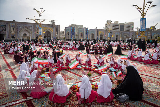 اجتماع ۱۲هزار قرآن آموز در حرم امام رضا (ع)
