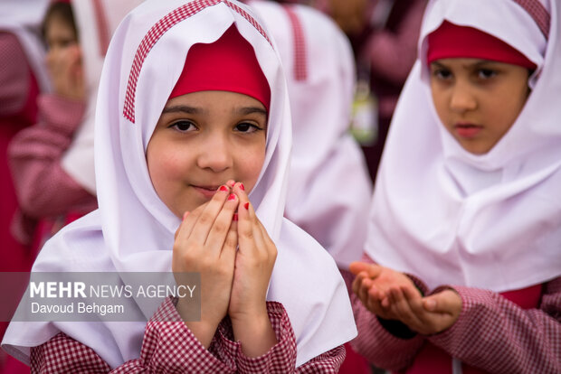 اجتماع ۱۲هزار قرآن آموز در حرم امام رضا (ع)