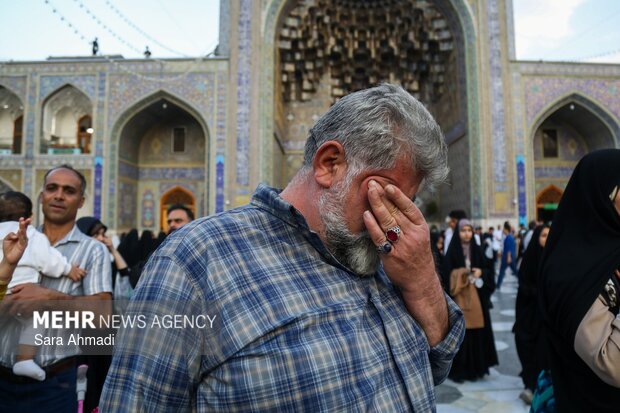 رونمایی از بزرگترین ابر پرچم نقشه ایران در حرم مطهر امام رضا(ع)
