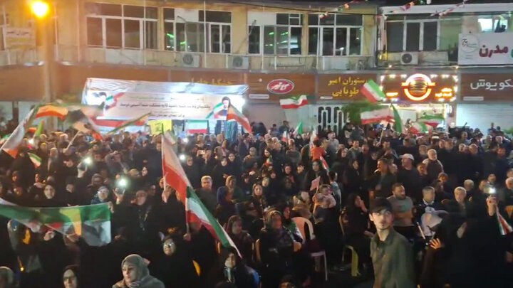 مردم تنکابن همچنان محکم و استوار در میدان ایستاده اند