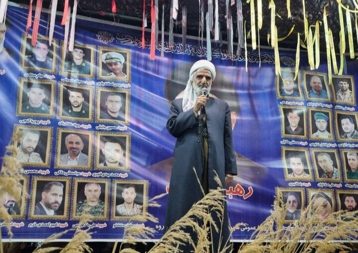 ماموستا رستمی: استقامت ملت ایران پیام اقتدار و صلح به جهان مخابره کرد