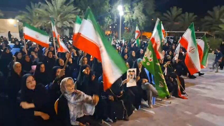 راهپیمایی و اجتماع شبانه مردم آبدان