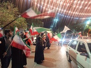 تشکیل زنجیره انسانی و تونل پرچم در قزوین