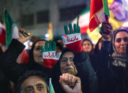 اجتماع شبانه مردم در مازندران