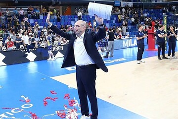 پیاتزا با چمدانی از افتخار به سوی ورشو و ایران