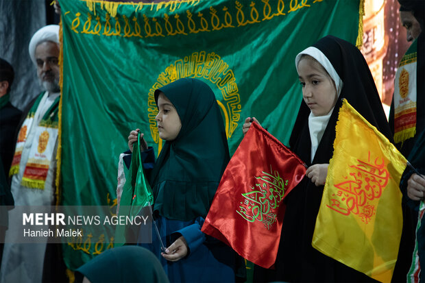 تجمع شبانه مردم بندرگز در گلستان