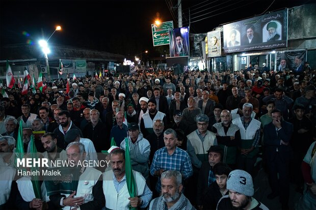 تجمع شبانه مردم بندرگز در گلستان