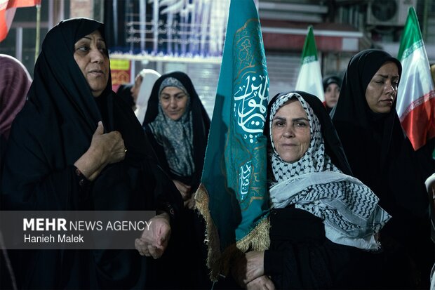 تجمع شبانه مردم بندرگز در گلستان