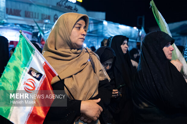 تجمع شبانه مردم بندرگز در گلستان