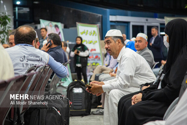 بدرقه نخستین کاروان حج ۱۴۰۵ از فرودگاه مشهد