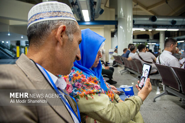 بدرقه نخستین کاروان حج ۱۴۰۵ از فرودگاه مشهد