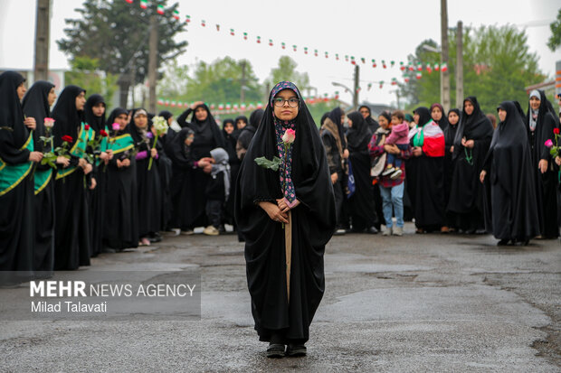 کاروان زیر سایه‌ی خورشید در فومن