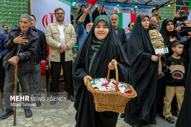 کاروان زیر سایه‌ی خورشید در فومن