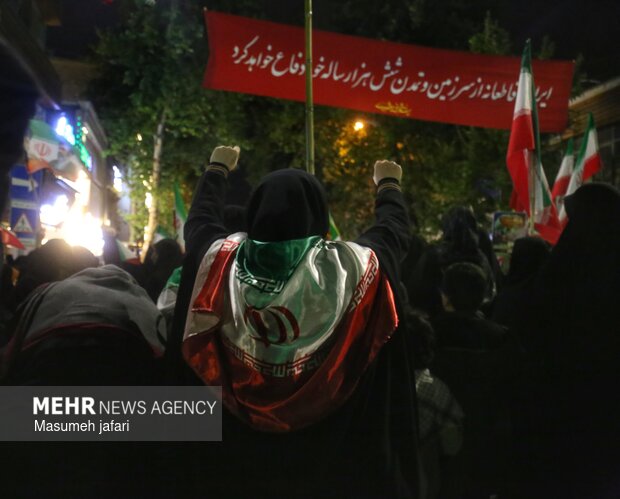 اجتماع شبانه مردم در مازندران