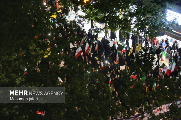 اجتماع شبانه مردم در مازندران