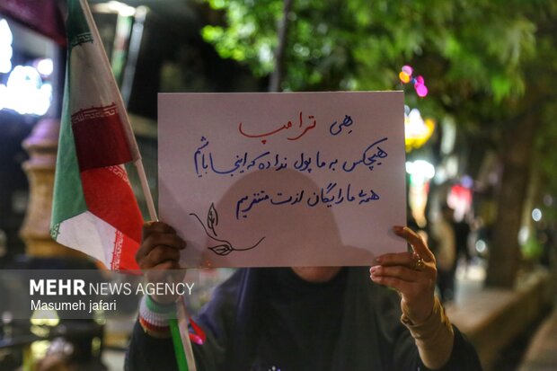 اجتماع شبانه مردم در مازندران