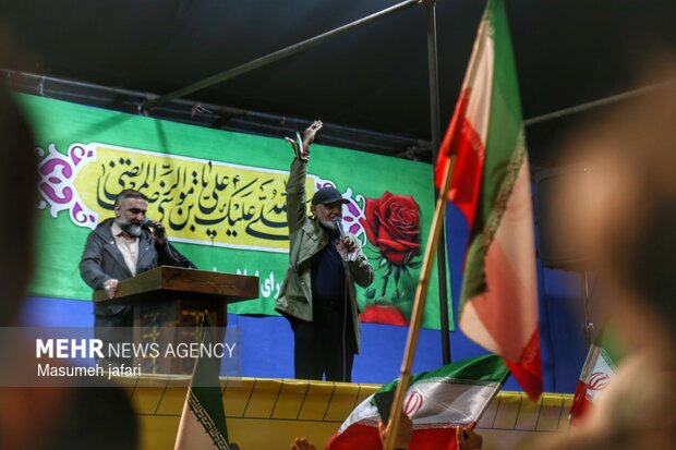 اجتماع شبانه مردم در مازندران