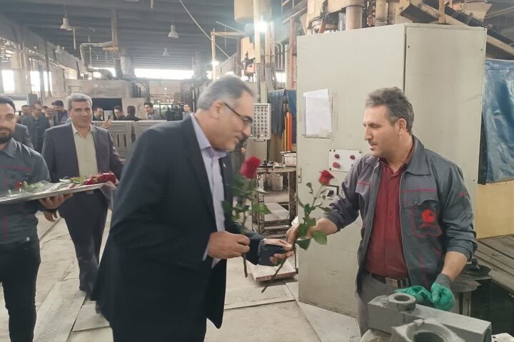 محمودی: کارگران ستون فقرات اقتصاد و نماد اراده و تلاش کشور هستند