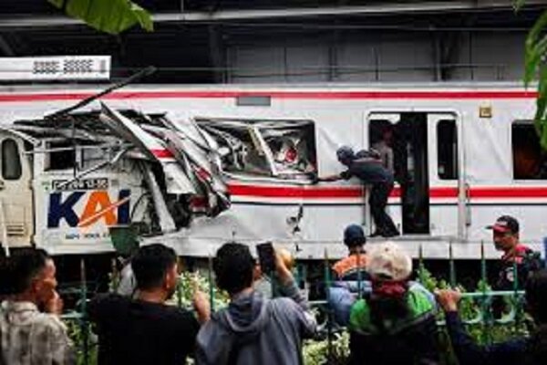 Indonesia train crash toll rises to 14