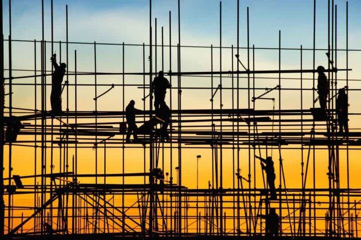 کارگران درخط مقدم تولید؛روایت پایداری اقتصاد از دل واحدهای صنعتی گرگان