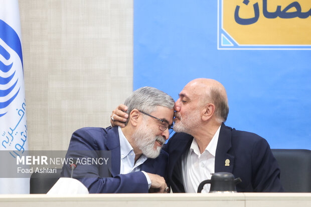 نشست ستاد مردمی پشتیبانی از دفاع رمضان در خیریه امدادگران عاشورا