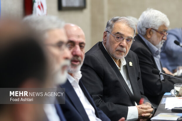 نشست ستاد مردمی پشتیبانی از دفاع رمضان در خیریه امدادگران عاشورا