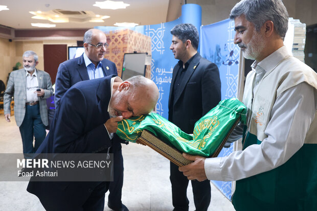 نشست ستاد مردمی پشتیبانی از دفاع رمضان در خیریه امدادگران عاشورا