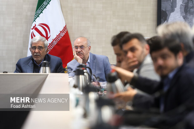 نشست ستاد مردمی پشتیبانی از دفاع رمضان در خیریه امدادگران عاشورا