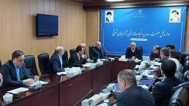 تسهیلات ۷۰۰ همتی تولید در آذربایجان شرقی روی میز بانک‌ها