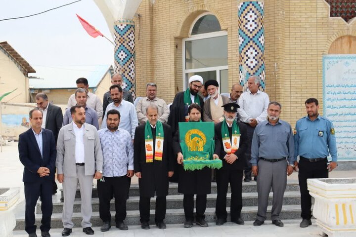 قبور مطهر شهدای گمنام شهر دیر با حضور خدام رضوی غبارروبی شد