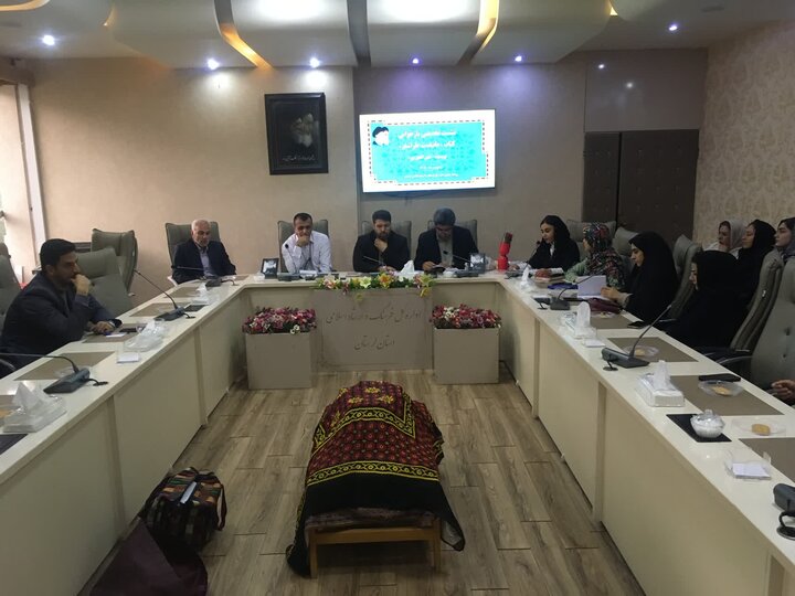 نشست تخصصی بازخوانی کتاب «مانیفست طراشعر» برگزار شد نشست تخصصی بازخوانی کتاب «مانیفست طراشعر» برگزار شد