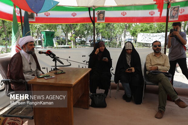 نشست گرامیداشت اولین سالگرد صدور بیانیه تاریخی رهبر شهید انقلاب اسلامی درباره «حوزه پیشرو و سرآمد»