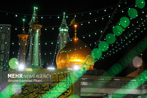 قم در شب میلاد امام رضا(ع) غرق در نور و سرور شد