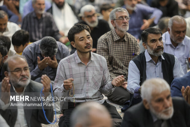 حال و هوای حرم حضرت معصومه(س) در شب میلاد امام رضا(ع)