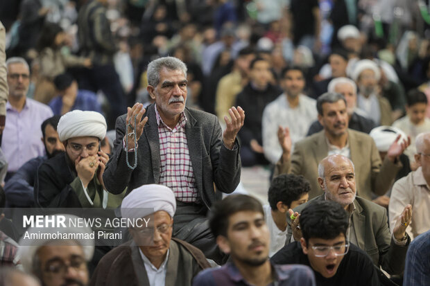 حال و هوای حرم حضرت معصومه(س) در شب میلاد امام رضا(ع)